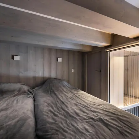 - Pieces 451 Apartment *